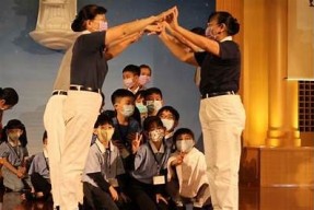 糖心小二在线观看：甜蜜剧情让你欲罢不能，尽在这里！